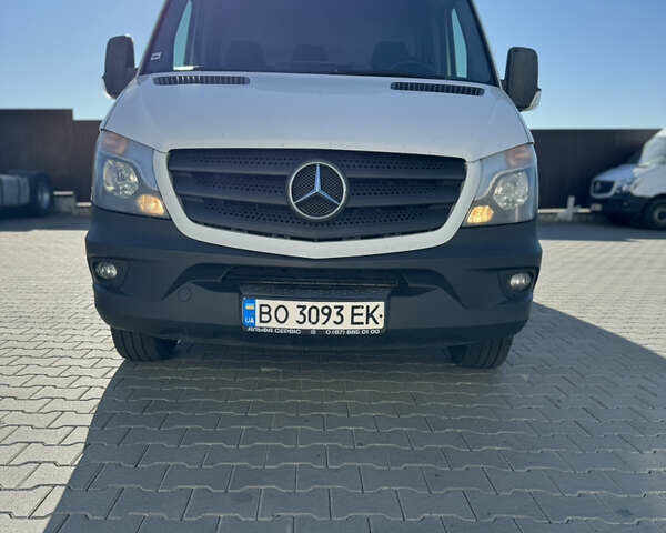 Белый Мерседес Sprinter, объемом двигателя 2.2 л и пробегом 382 тыс. км за 17499 $, фото 2 на Automoto.ua