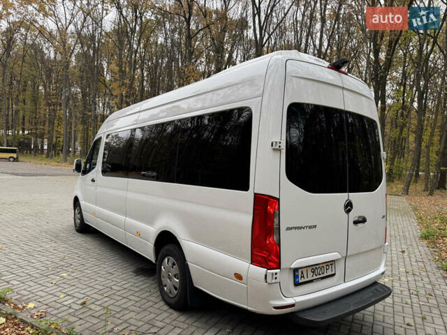 Белый Мерседес Sprinter, объемом двигателя 2.14 л и пробегом 363 тыс. км за 75500 $, фото 2 на Automoto.ua