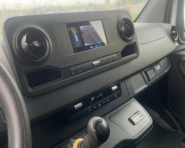 Белый Мерседес Sprinter, объемом двигателя 2 л и пробегом 220 тыс. км за 29500 $, фото 12 на Automoto.ua
