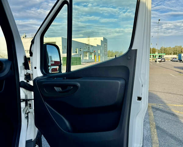 Білий Мерседес Sprinter, об'ємом двигуна 2.14 л та пробігом 305 тис. км за 23000 $, фото 15 на Automoto.ua