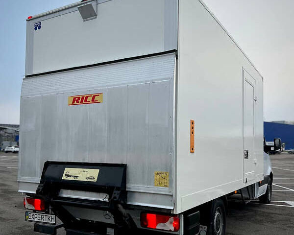 Білий Мерседес Sprinter, об'ємом двигуна 2.2 л та пробігом 111 тис. км за 34500 $, фото 2 на Automoto.ua