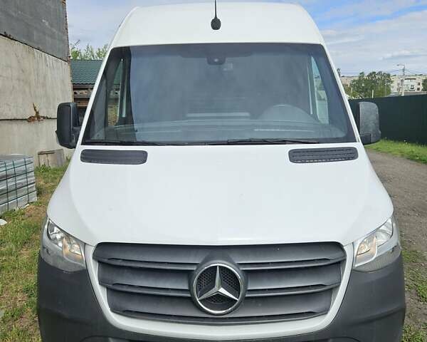 Белый Мерседес Sprinter, объемом двигателя 2.99 л и пробегом 314 тыс. км за 44000 $, фото 2 на Automoto.ua
