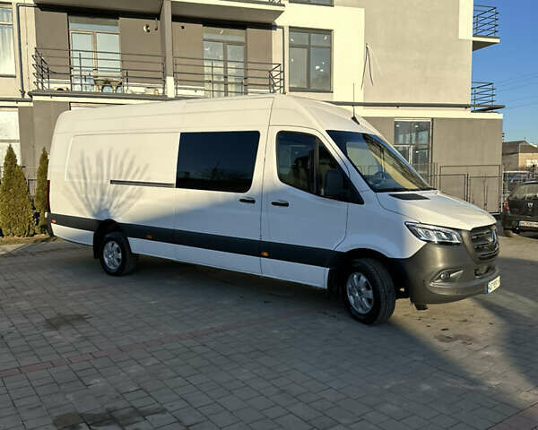 Білий Мерседес Sprinter, об'ємом двигуна 1.95 л та пробігом 260 тис. км за 37999 $, фото 1 на Automoto.ua