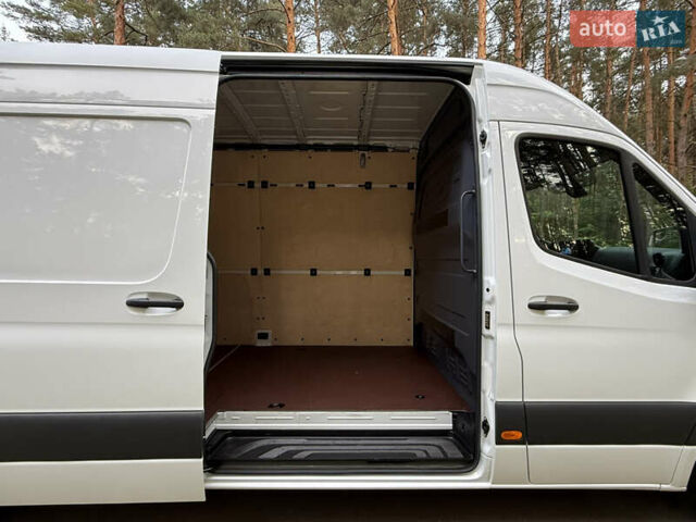 Белый Мерседес Sprinter, объемом двигателя 2.2 л и пробегом 138 тыс. км за 25800 $, фото 62 на Automoto.ua