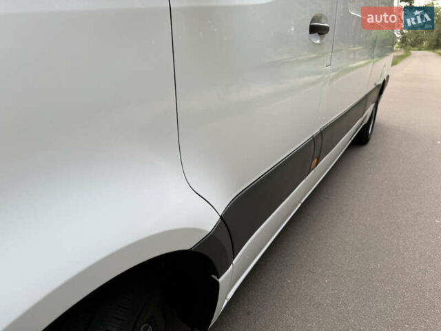 Белый Мерседес Sprinter, объемом двигателя 2.2 л и пробегом 138 тыс. км за 25800 $, фото 33 на Automoto.ua