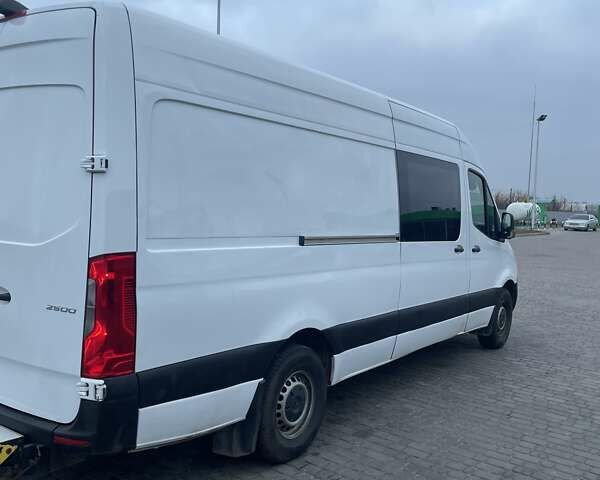 Білий Мерседес Sprinter, об'ємом двигуна 1.99 л та пробігом 167 тис. км за 33000 $, фото 1 на Automoto.ua