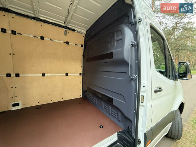 Белый Мерседес Sprinter, объемом двигателя 2.2 л и пробегом 138 тыс. км за 25800 $, фото 56 на Automoto.ua