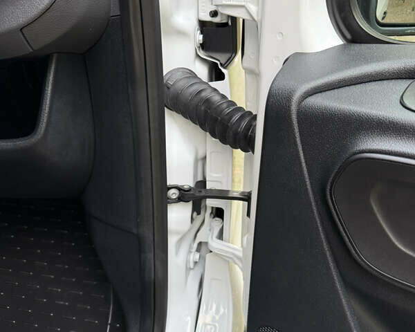 Белый Мерседес Sprinter, объемом двигателя 2.2 л и пробегом 138 тыс. км за 25800 $, фото 49 на Automoto.ua
