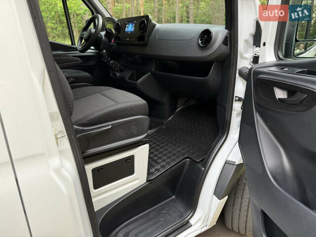 Белый Мерседес Sprinter, объемом двигателя 2.2 л и пробегом 138 тыс. км за 25800 $, фото 47 на Automoto.ua