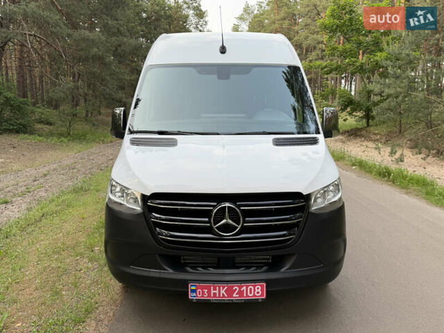 Белый Мерседес Sprinter, объемом двигателя 2.2 л и пробегом 138 тыс. км за 25800 $, фото 3 на Automoto.ua