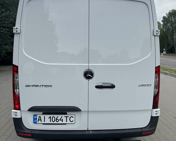 Білий Мерседес Sprinter, об'ємом двигуна 1.95 л та пробігом 11 тис. км за 39400 $, фото 5 на Automoto.ua