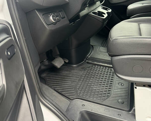 Білий Мерседес Sprinter, об'ємом двигуна 1.95 л та пробігом 11 тис. км за 39400 $, фото 22 на Automoto.ua