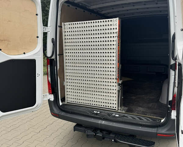 Білий Мерседес Sprinter, об'ємом двигуна 1.95 л та пробігом 11 тис. км за 39400 $, фото 7 на Automoto.ua