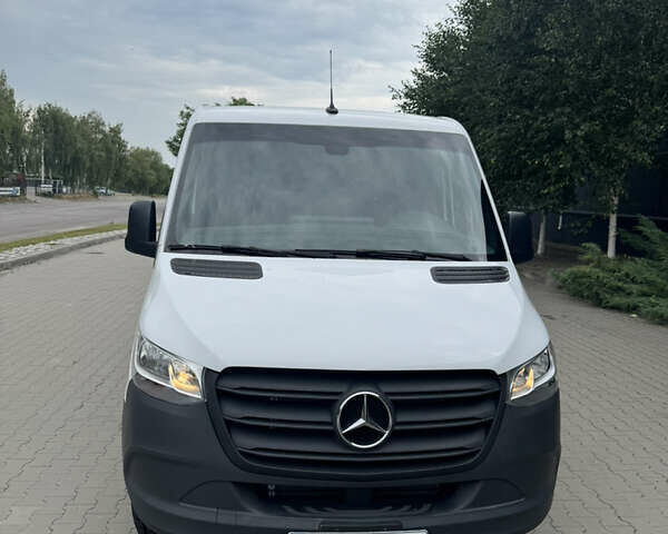 Білий Мерседес Sprinter, об'ємом двигуна 1.95 л та пробігом 11 тис. км за 38400 $, фото 1 на Automoto.ua
