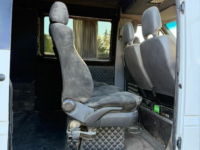 Белый Мерседес Sprinter, объемом двигателя 2.15 л и пробегом 649 тыс. км за 8999 $, фото 8 на Automoto.ua