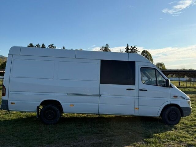 Белый Мерседес Sprinter, объемом двигателя 2.15 л и пробегом 649 тыс. км за 8999 $, фото 1 на Automoto.ua