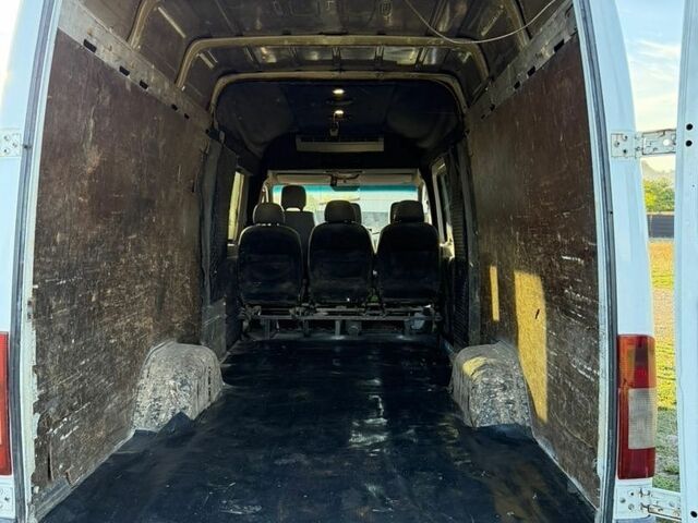 Белый Мерседес Sprinter, объемом двигателя 2.15 л и пробегом 649 тыс. км за 8999 $, фото 10 на Automoto.ua