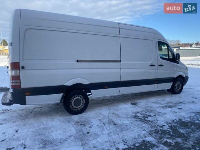 Белый Мерседес Sprinter, объемом двигателя 2.2 л и пробегом 300 тыс. км за 11500 $, фото 4 на Automoto.ua