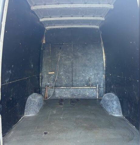 Белый Мерседес Sprinter, объемом двигателя 3 л и пробегом 380 тыс. км за 11500 $, фото 13 на Automoto.ua