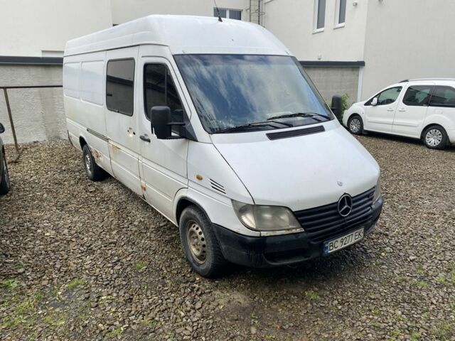 Белый Мерседес Sprinter, объемом двигателя 2.1 л и пробегом 120 тыс. км за 4700 $, фото 2 на Automoto.ua