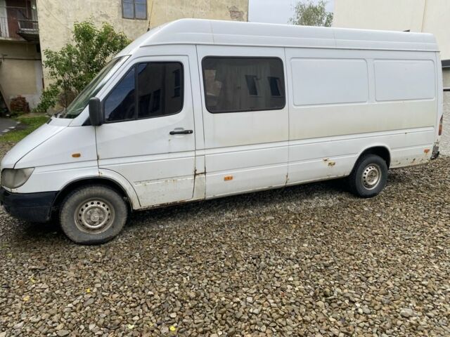 Белый Мерседес Sprinter, объемом двигателя 2.1 л и пробегом 120 тыс. км за 4700 $, фото 1 на Automoto.ua