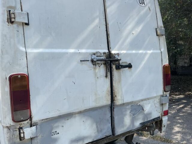 Білий Мерседес Sprinter, об'ємом двигуна 2.3 л та пробігом 331 тис. км за 2100 $, фото 5 на Automoto.ua