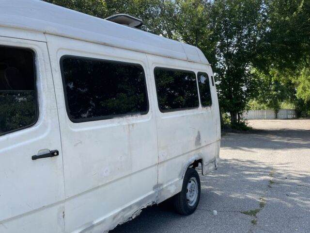Білий Мерседес Sprinter, об'ємом двигуна 2.3 л та пробігом 331 тис. км за 2100 $, фото 6 на Automoto.ua