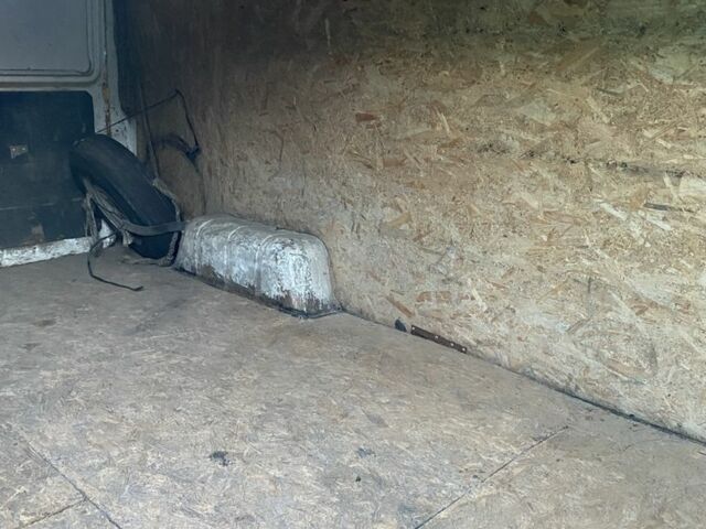 Белый Мерседес Sprinter, объемом двигателя 0 л и пробегом 253 тыс. км за 1400 $, фото 3 на Automoto.ua