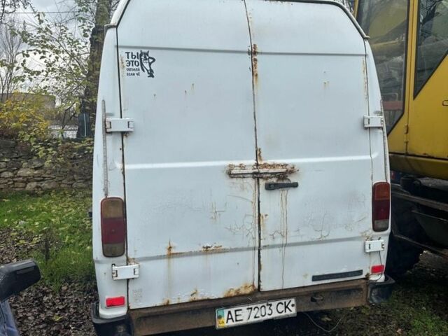 Белый Мерседес Sprinter, объемом двигателя 0 л и пробегом 253 тыс. км за 1400 $, фото 2 на Automoto.ua