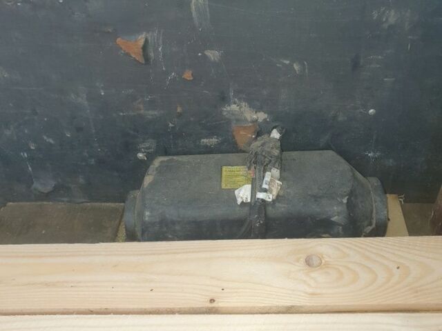 Белый Мерседес Sprinter, объемом двигателя 2.3 л и пробегом 999 тыс. км за 2500 $, фото 1 на Automoto.ua