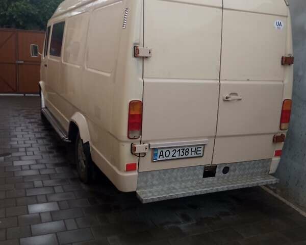 Белый Мерседес Sprinter, объемом двигателя 2.87 л и пробегом 350 тыс. км за 5200 $, фото 1 на Automoto.ua