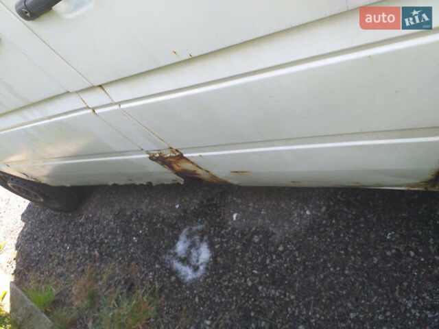 Белый Мерседес Sprinter, объемом двигателя 2.3 л и пробегом 583 тыс. км за 3100 $, фото 9 на Automoto.ua