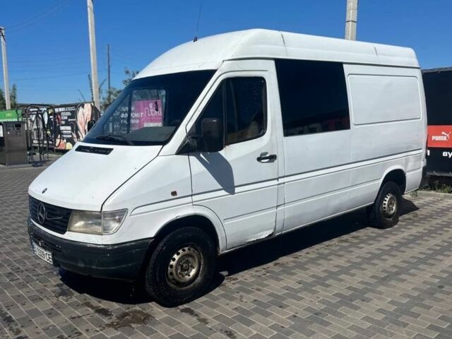 Белый Мерседес Sprinter, объемом двигателя 2.3 л и пробегом 400 тыс. км за 4200 $, фото 6 на Automoto.ua