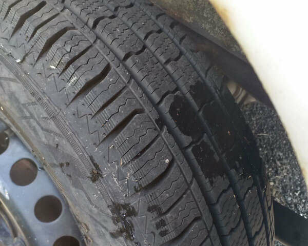 Белый Мерседес Sprinter, объемом двигателя 2.3 л и пробегом 583 тыс. км за 3100 $, фото 3 на Automoto.ua