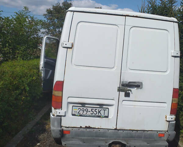 Белый Мерседес Sprinter, объемом двигателя 2.3 л и пробегом 583 тыс. км за 3800 $, фото 1 на Automoto.ua