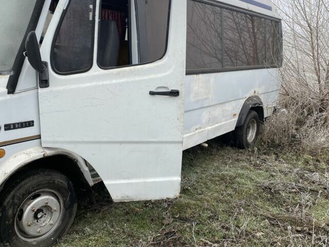 Белый Мерседес Sprinter, объемом двигателя 2.9 л и пробегом 321 тыс. км за 1100 $, фото 1 на Automoto.ua