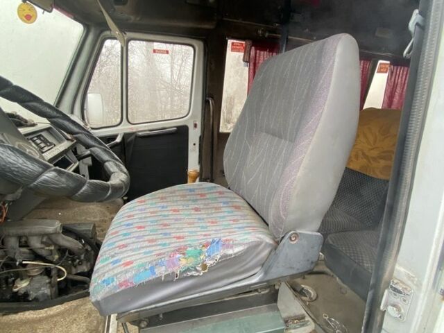 Белый Мерседес Sprinter, объемом двигателя 2.9 л и пробегом 321 тыс. км за 1100 $, фото 15 на Automoto.ua