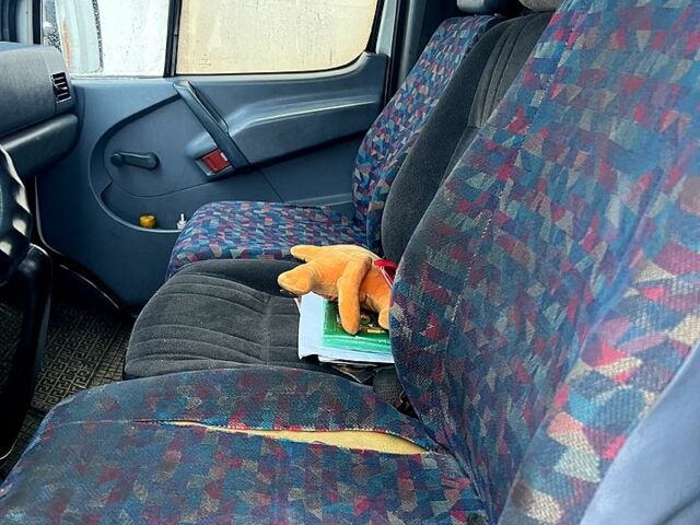 Белый Мерседес Sprinter, объемом двигателя 2.3 л и пробегом 711 тыс. км за 4000 $, фото 9 на Automoto.ua