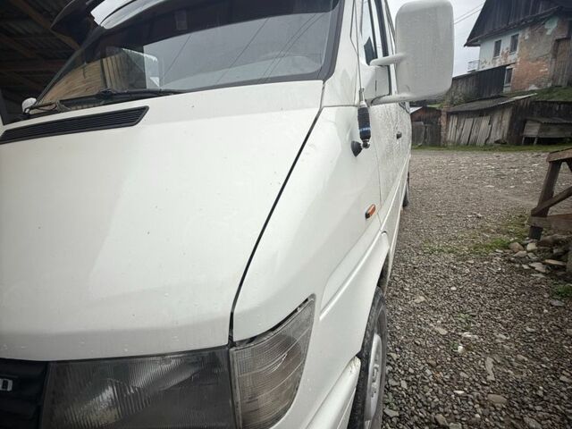 Білий Мерседес Sprinter, об'ємом двигуна 2.3 л та пробігом 750 тис. км за 5295 $, фото 2 на Automoto.ua