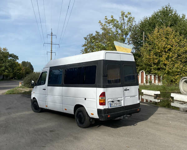 Белый Мерседес Sprinter, объемом двигателя 2.3 л и пробегом 915 тыс. км за 3500 $, фото 7 на Automoto.ua