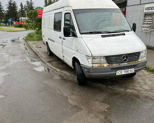 Белый Мерседес Sprinter, объемом двигателя 2.87 л и пробегом 450 тыс. км за 3800 $, фото 5 на Automoto.ua