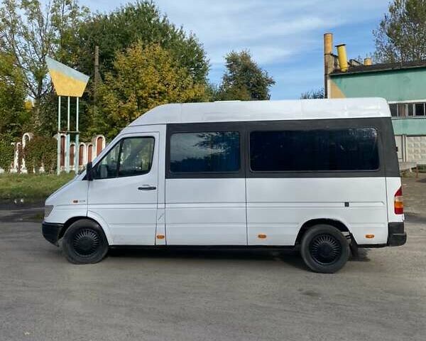 Белый Мерседес Sprinter, объемом двигателя 2.3 л и пробегом 915 тыс. км за 3500 $, фото 10 на Automoto.ua
