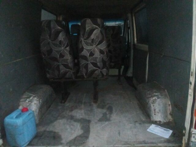 Білий Мерседес Sprinter, об'ємом двигуна 2.3 л та пробігом 800 тис. км за 4000 $, фото 6 на Automoto.ua