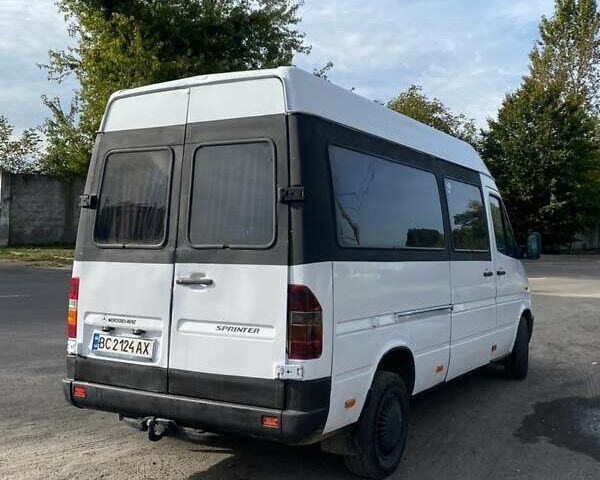 Белый Мерседес Sprinter, объемом двигателя 2.3 л и пробегом 915 тыс. км за 3500 $, фото 5 на Automoto.ua