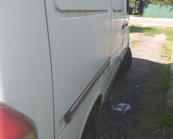 Белый Мерседес Sprinter, объемом двигателя 2.3 л и пробегом 583 тыс. км за 3100 $, фото 10 на Automoto.ua