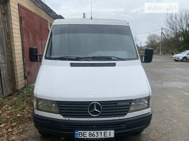 Білий Мерседес Sprinter, об'ємом двигуна 2.3 л та пробігом 480 тис. км за 3200 $, фото 1 на Automoto.ua