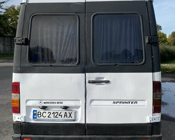 Белый Мерседес Sprinter, объемом двигателя 2.3 л и пробегом 915 тыс. км за 3500 $, фото 6 на Automoto.ua