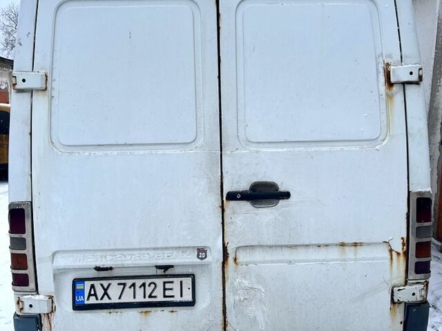 Белый Мерседес Sprinter, объемом двигателя 2.3 л и пробегом 711 тыс. км за 4000 $, фото 4 на Automoto.ua