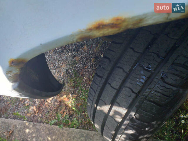 Белый Мерседес Sprinter, объемом двигателя 2.3 л и пробегом 583 тыс. км за 3100 $, фото 4 на Automoto.ua