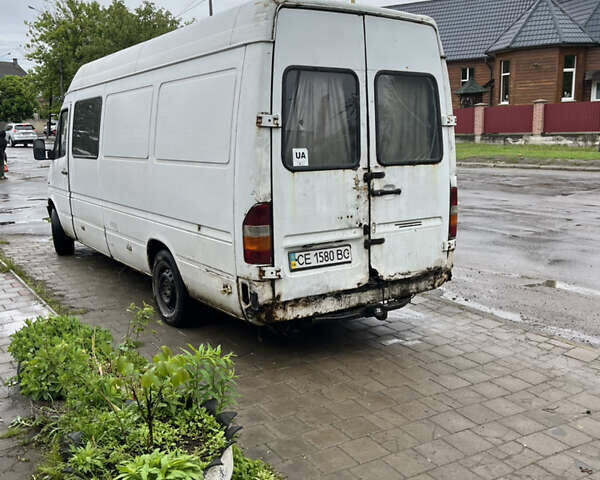 Белый Мерседес Sprinter, объемом двигателя 2.87 л и пробегом 450 тыс. км за 3800 $, фото 3 на Automoto.ua